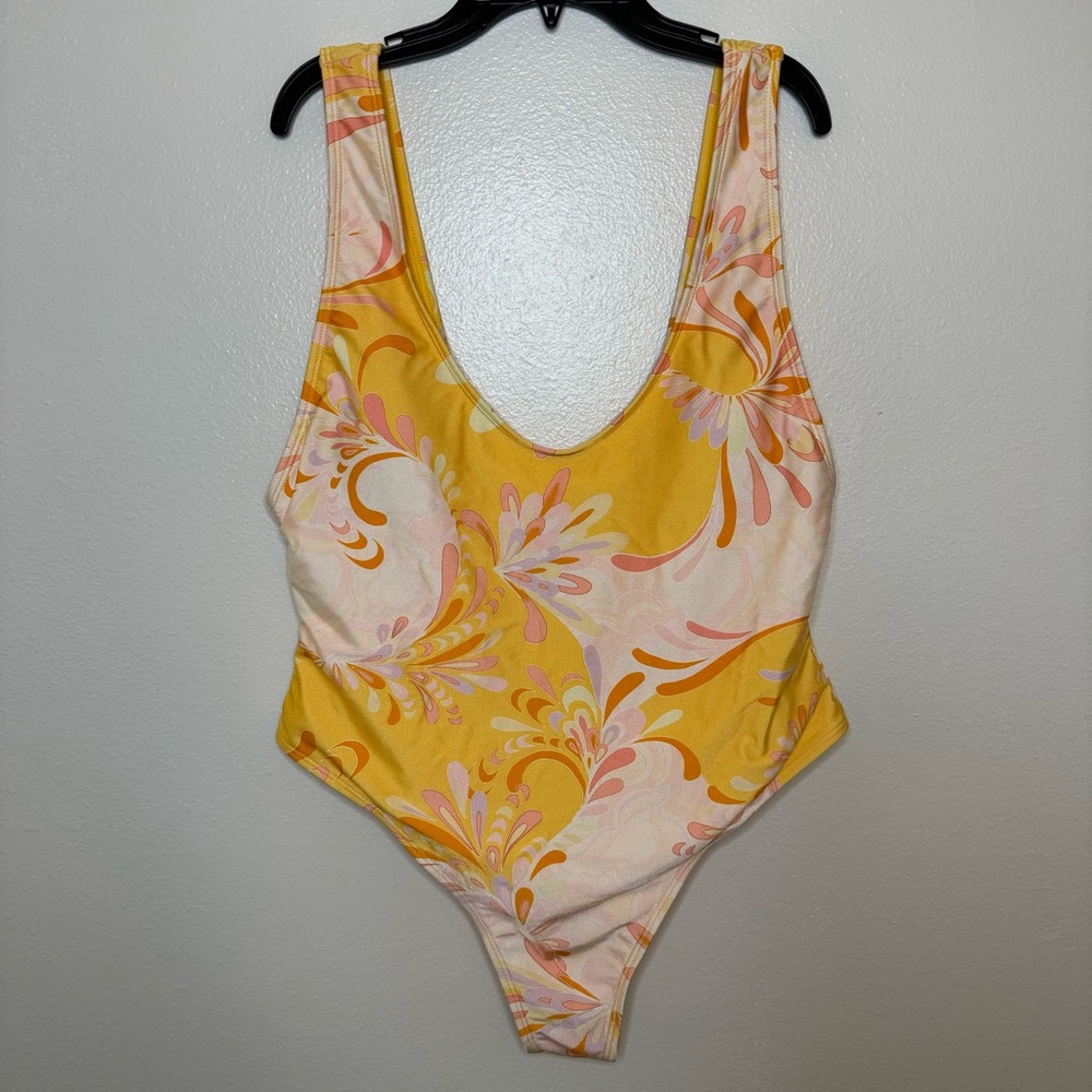 NWOT RIVER ISLAND Scoop-Neck Printed Swimsuit Pull On Style Open Back Size 12